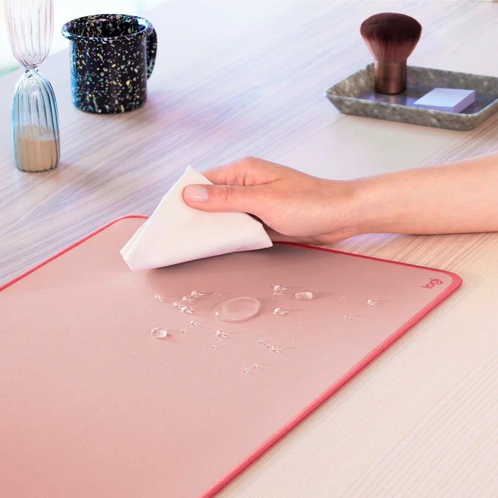 Pad Mouse Logitech Desk Mat 300x700mm Rosa - 956-000048